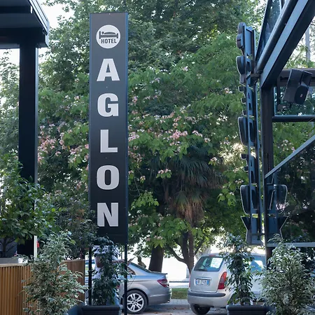 Aglon Twin's Hotel