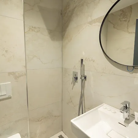فندق Aglon Twin's 3*